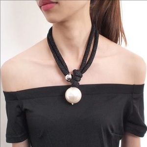 Necklace statement big pearl robe necklace